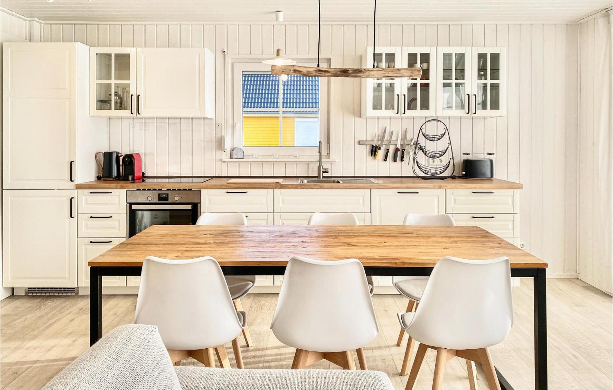 Stunning In With Kitchen Holiday home *